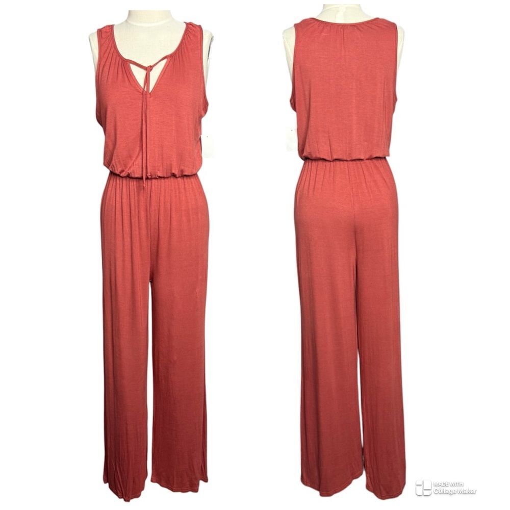 CHARLOTTE RUSSE V-Neck with String Tie Wide Leg Jumpsuit Sleeveless Small‎